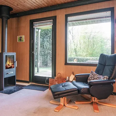 4 Person In Toftlund-by Traum